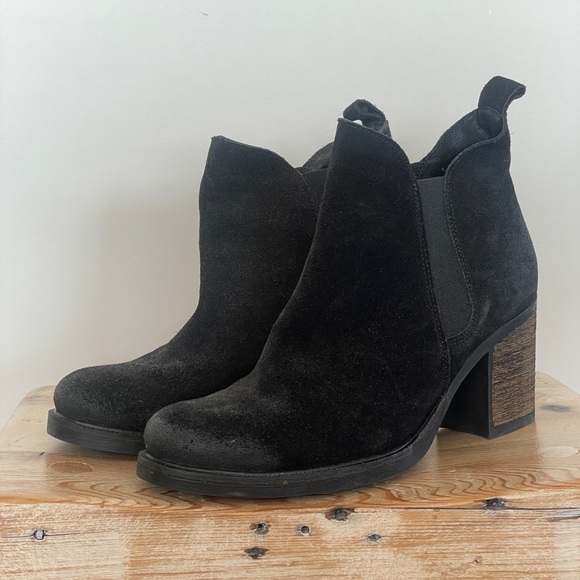 Arctica suede bootie - Picture 7 of 10
